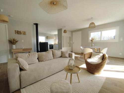 Maisons House | Discover Maisons: Top-Rated Lodging for Families & Pets