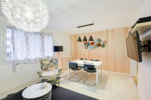 Saint-Sebastien-sur-Loire Apartment | Cozy Getaway: 3 Bedrooms & Sofa Bed for Family Bliss