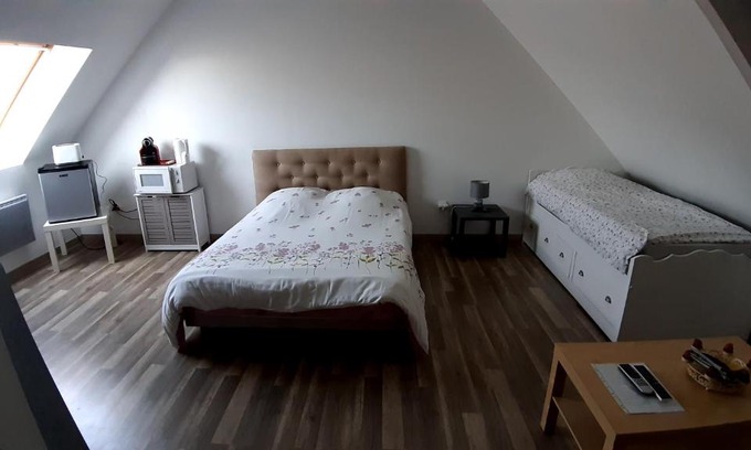 Le Torp-Mesnil Bed & Breakfast | Comfortable Escape at Comme chez vous - Family-Friendly Stay