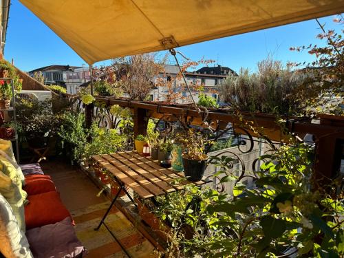 Guastalla Apartment | Discover Commenda 25: A Unique Retreat in Milan