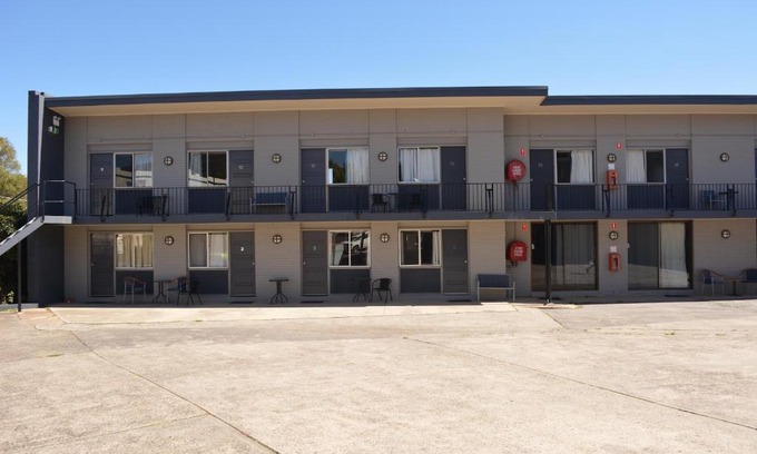 Lithgow Hotel | Cozy Stay at Commercial Hotel Motel Lithgow with Breakfast