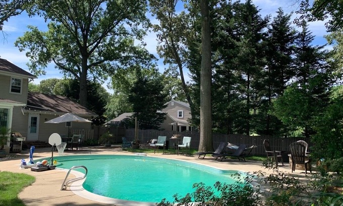 Parole House | Beautiful Colonial Home with Pool Near Annapolis