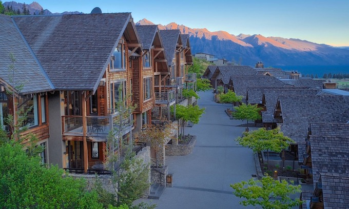 Queenstown City Centre Villa | Elegant Commonage Villas: Guest Rated 9.8 & Family Friendly