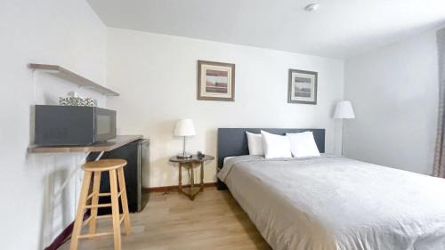 North End Hotel | Experience Comfort at Commons Inn with Family-Friendly Amenities