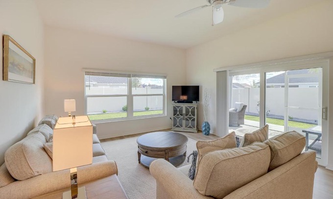 Okahumpka House | Relaxing Retreat in The Villages with Pool & Tennis Access
