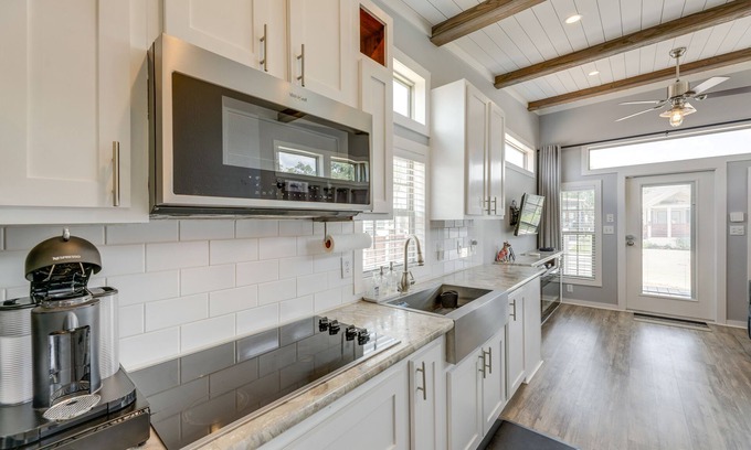 Austin House | Cozy Austin Tiny Home with Pool & Hot Tub Access