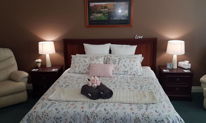Como Bed & Breakfast | Elegant Como House B&B: Guest Rated 9.8 with Pool & Breakfast