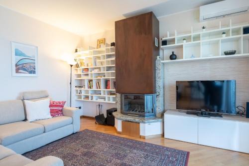 Sala Al Barro Apartment | Convenient COMO LAKE Apartment Near Lecco Center with Pool