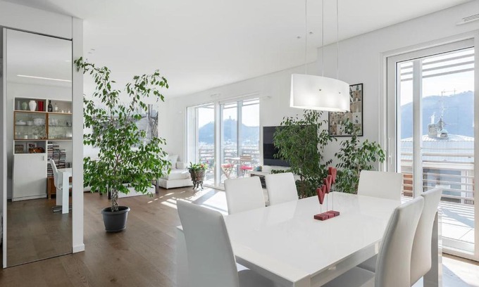 Como Apartment | Exquisite Como Lake View Hotel with SPA & Hot Tub Access