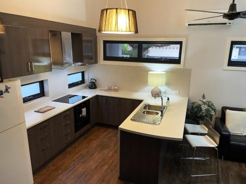 Manning Villa | Como Retreat: Family-Friendly Two-Bedroom Villa with Pool