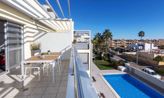 Vinaros Apartment | Experience Como Siempre: Oceanfront Getaway with Pool