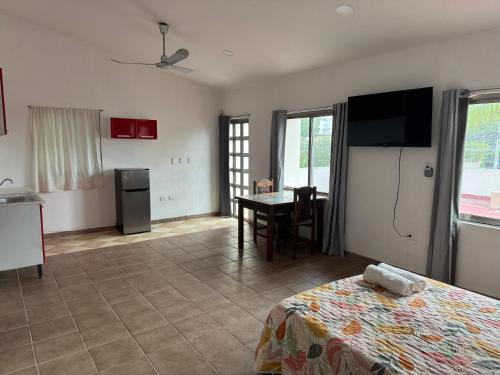 Majahual Bed & Breakfast | Comoda y amplia Habitacion Triple