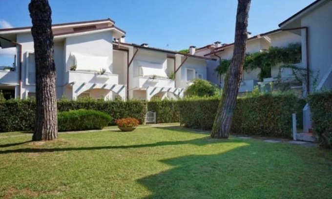 Ronchi Apartment | Inviting Comodo Appartamento Versilia - Guest Rated 9/10