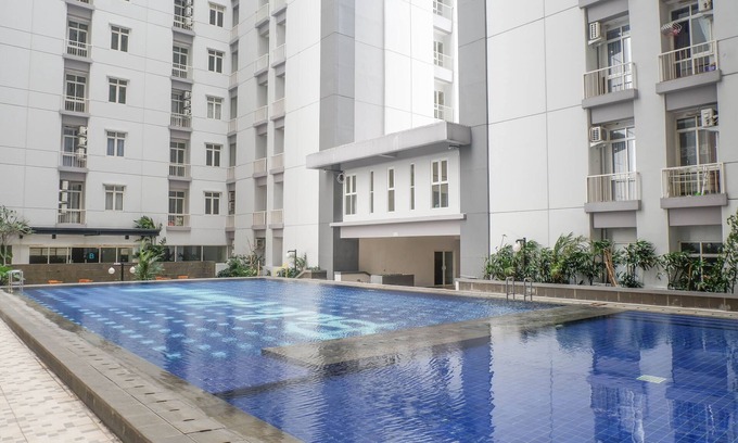 Surabaya Apartment | Strategic Studio with Pool and Breakfast at Bale Hinggil
