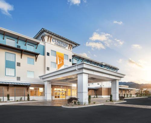 Medford Hotel | Guest Rated 9.2: Compass by Margaritaville Medford Hotel
