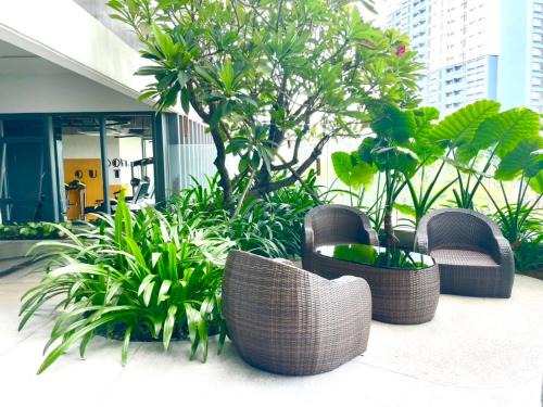 Thu Dau Mot House | Experience Compass One Building – 4-Star Family-Friendly Stay