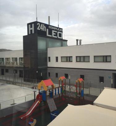 Monesterio Hotel | Accessible Complejo Leo 24H: Family-Friendly Retreat Awaits