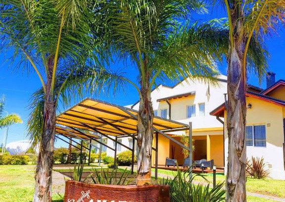 Chajari Apartment | Oceanfront Complejo Amarelo: Family-Friendly Getaway