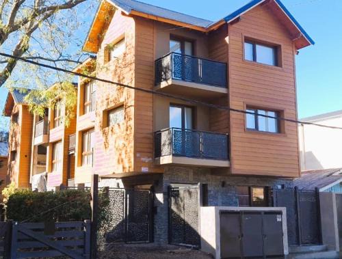 San Martin de los Andes Apartment | Explore Complejo Lanín: Child-Friendly with Hot Tub Access