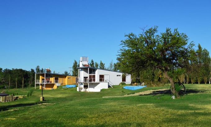 Arroyo Leyes Cabin | Discover Complejo Costa Ubajay: Pet-Friendly Retreat