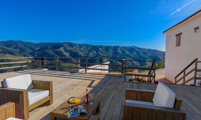 Palma-Palmilla Resort | Guest Rated 10/10: Complejo el Mirador in Málaga