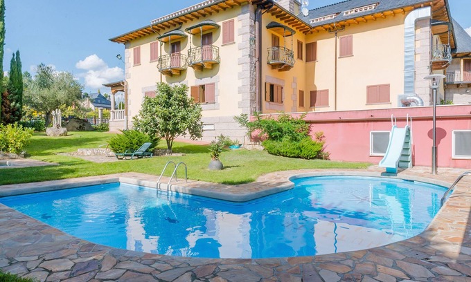 Vilamartin de Valdeorras Hotel | Top-Rated Complejo Hostelero Paladium with Pool & Spa