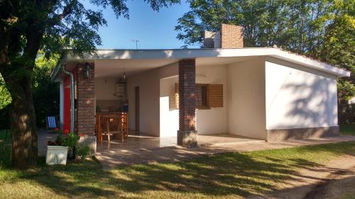 Villa Rumipal House | Budget-Friendly Getaway at Complejo Leon with Pool & Breakfast