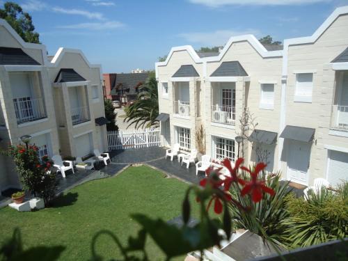 Villa Gesell Cabin | Pet-Friendly Comfort at Complejo Punta Villa - 8/10 Rating