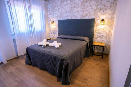 Aldeanueva del Camino House | Family-Friendly Complejo Roma with Oceanfront Pool Access