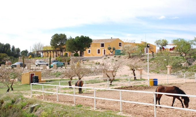 Biar Hotel | Pet-Friendly Complejo Rural Las Lomas de Biar with Pool