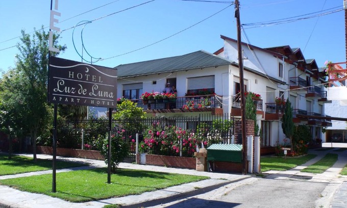 El Bolson Hotel | Discover Complejo Turístico Luz de Luna: Family-Friendly Stay