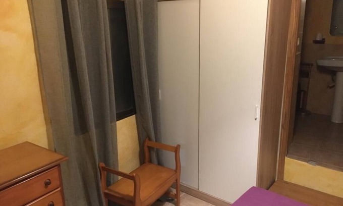 Tijola Apartment | Cozy Apartment for 4 in Central Tíjola with Spa Access