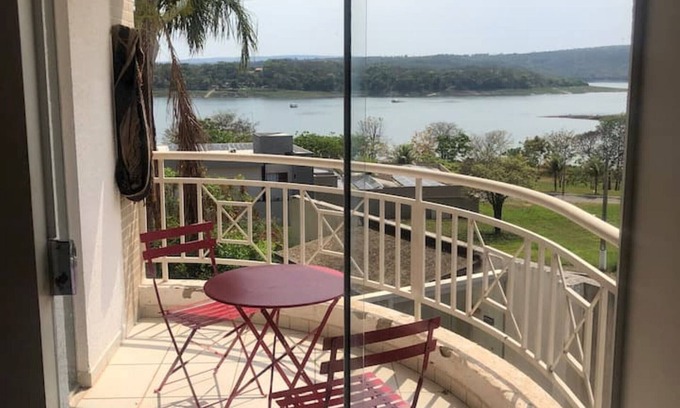 Caldas Novas Apartment | Incredible Views of Corumbá Lake in a Cozy Apartment