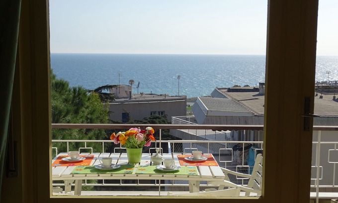 Sanremo Apartment | Inviting Sea View Apartment in Sanremo with Pool & Oceanfront