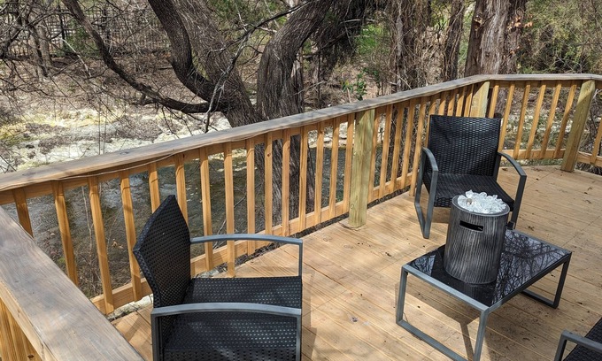 Duncanville Cottage | Cozy Tiny House with Water View & Pet-Friendly Amenities