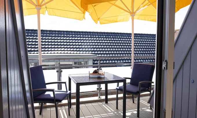 Norddeich Apartment | Indulge in a Prime Norddeich Penthouse with Top Amenities