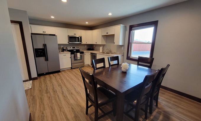 Cascade Apartment | Modern Downtown Apartment: 10/10 Rated, Family-Friendly Stay