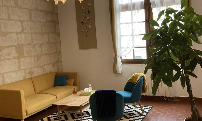Tours City Centre Apartment | Historic 16th Century Apartment in Hyper Centre de Tours