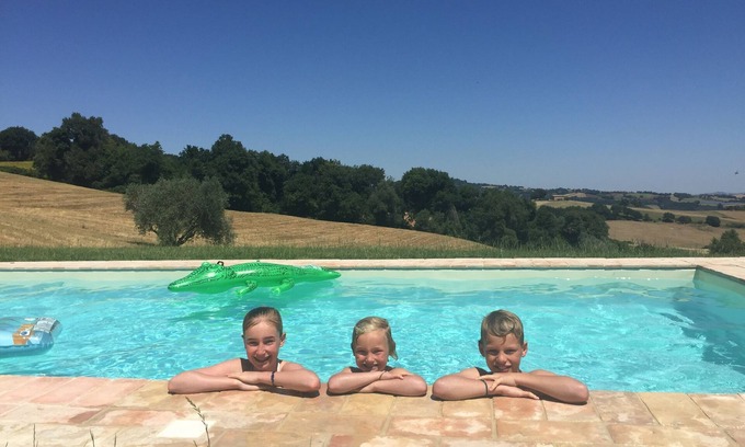 Pergola House | Renovated Country House with Panoramic Views & Pool