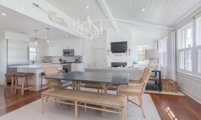 Brant Point House | Renovated Brant Point Home - Steps to Beach & Town