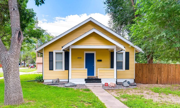 Central Colorado Springs House | Updated Cottage with Private Yard & Spa Amenities Await