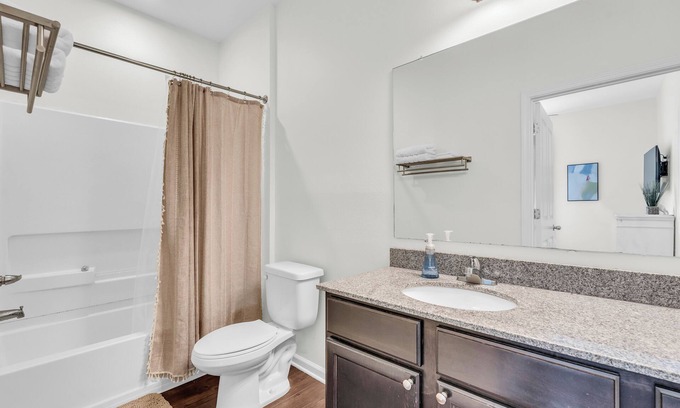 Starkville Condo | Completely Updated Condo, 15 Minute Walk to Davis Wade Stadium!