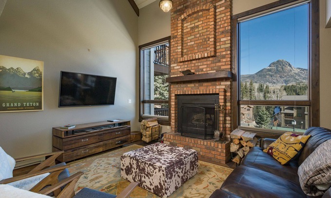 Purgatory Condo | Updated Condo with Mountain Views & Heated Pool - Guests Love It!