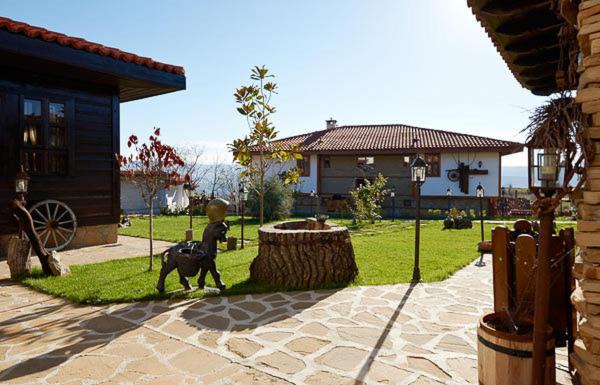 Zheravna Hotel | Family-Friendly Staro Bardo with Kitchen & Hot Tub