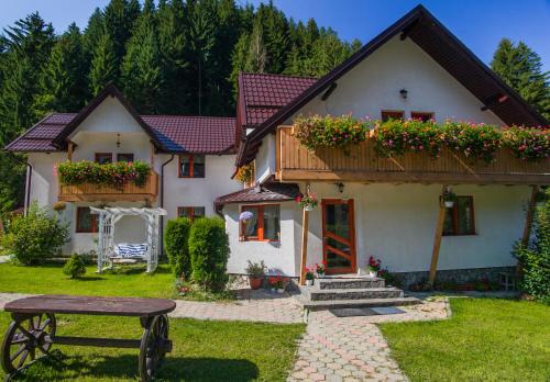 Moeciu de Sus Hotel | Complex Turistic Luminita