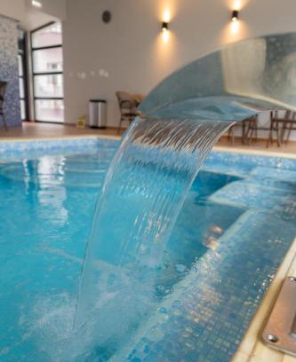 Baile Felix Hotel | Relaxing Retreat at Complex Turistic Monaco with Ocean Views
