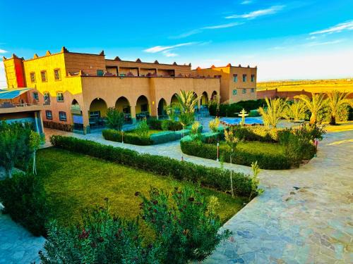 Aarab Sebbah Ziz Bed & Breakfast | Relax by the Pool at COMPLEXE L'OASIS - Family Friendly Stay