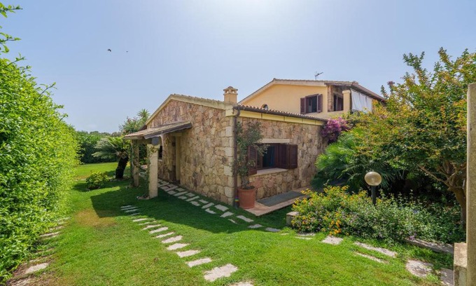 Murta Maria Villa | ```html
Idyllic Ocean View Hotel with Child-Friendly Amenities
```