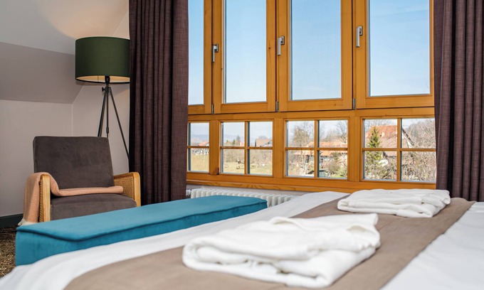 Bran Hotel | Enchanting Conacul Törzburg: Top-Rated Stay with Dining