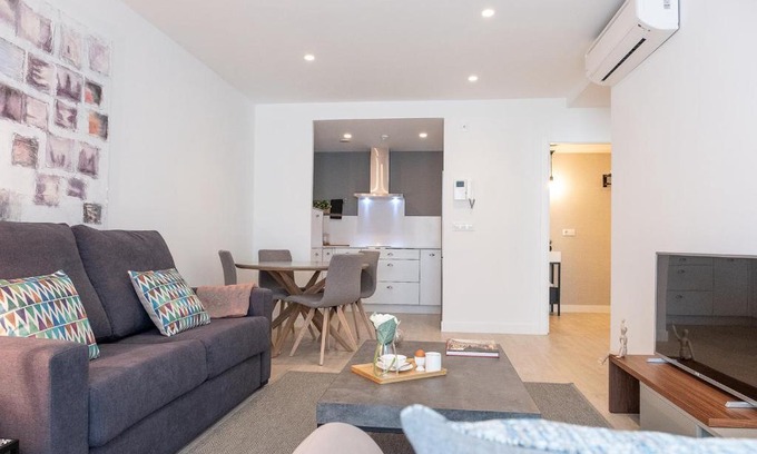 Santiago de Compostela Apartment | Discover Concheiros: 4-Star Child-Friendly Apartments